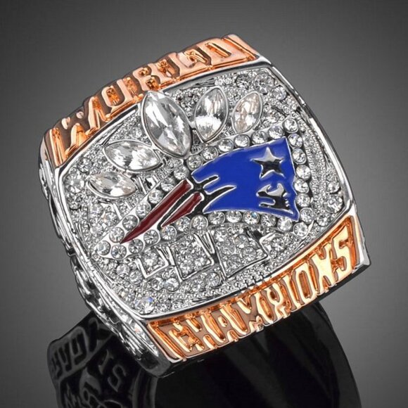New England Patriots Championship Ring... Fast shipped from USA - Picture 1 of 3